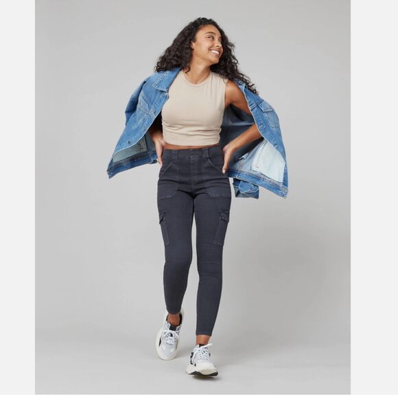 Spanx Womens Stretch Twill Ankle Cargo Pants Washed Black Size XL - Picture 1 of 12